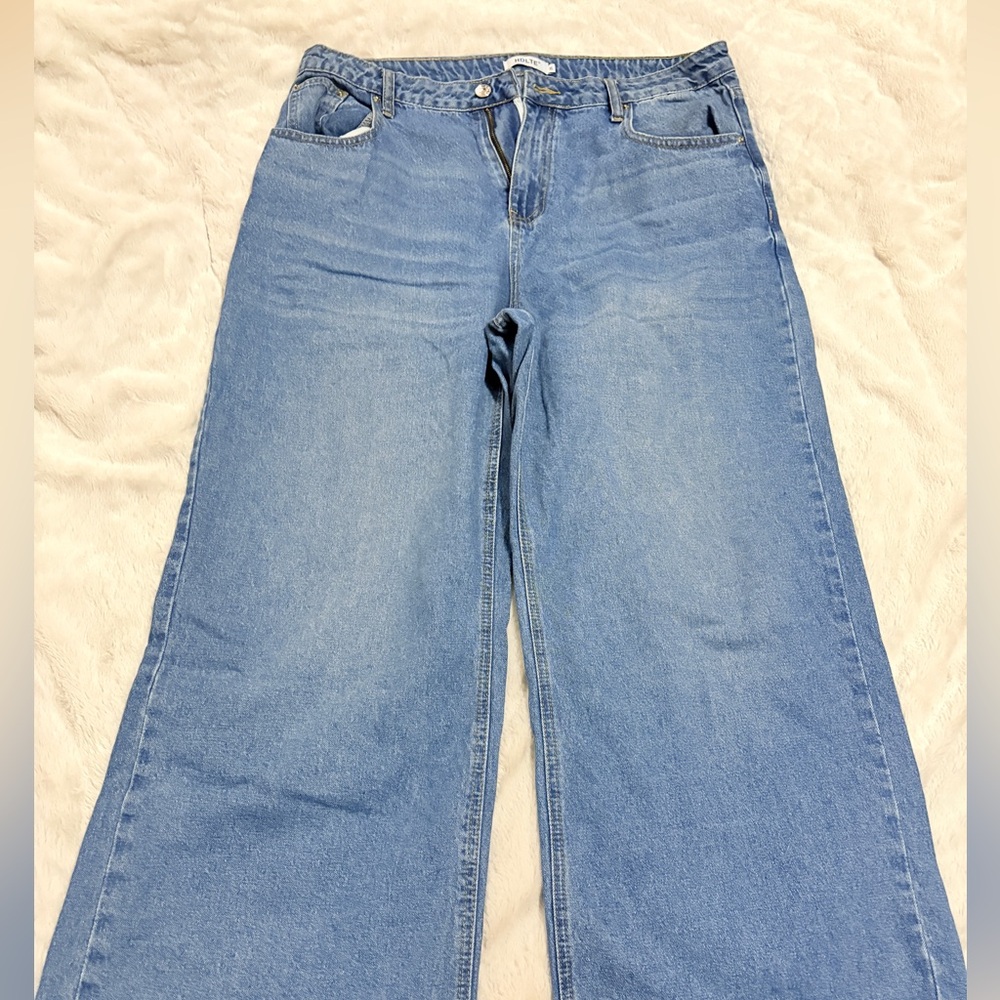 Classic High-Rise Wide-Leg Jeans in Light Blue